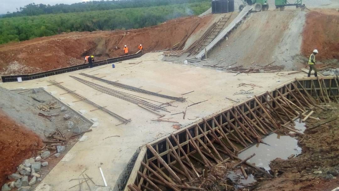 Stage 3: blinding concrete, reinforcement and formwork
